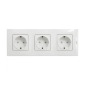 Legrand - Tredobbelt SCHUKO-stikkontakt til hjemmet med ramme NILOE 250V hvid