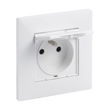Legrand - Udendørs stikkontakt med ramme NILOE STEP 250V IP44 hvid