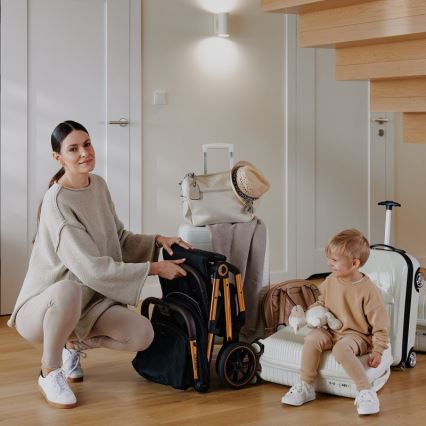 Lionelo - Sportsklapvogn CLOE sort/guld