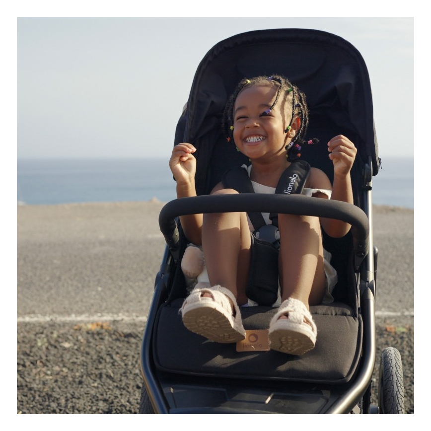 Lionelo - Sportslig klapvogn AZURA i sort