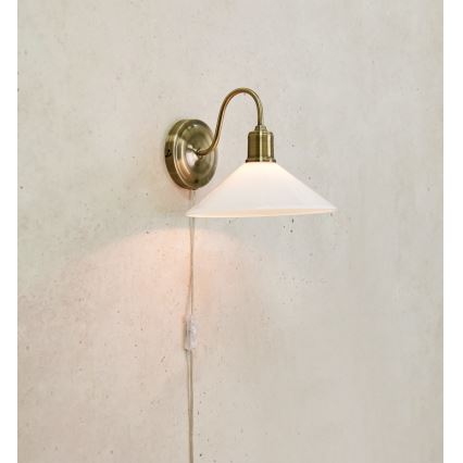 Markslöjd 108865 - Væglampe VELA 1xE27/40W/230V messing/hvid
