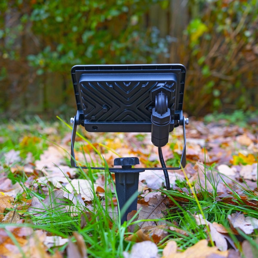 LED RGBW dæmpbar projektør SmartLife LED/20W/230V Wi-Fi IP65 2700-6500K