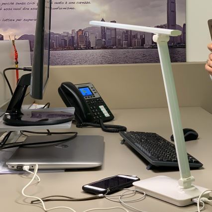 ONLI - LED bordlampe m. touch-funktion og USB dæmpbar portem DESKI LED/7W/230V 4000K hvid