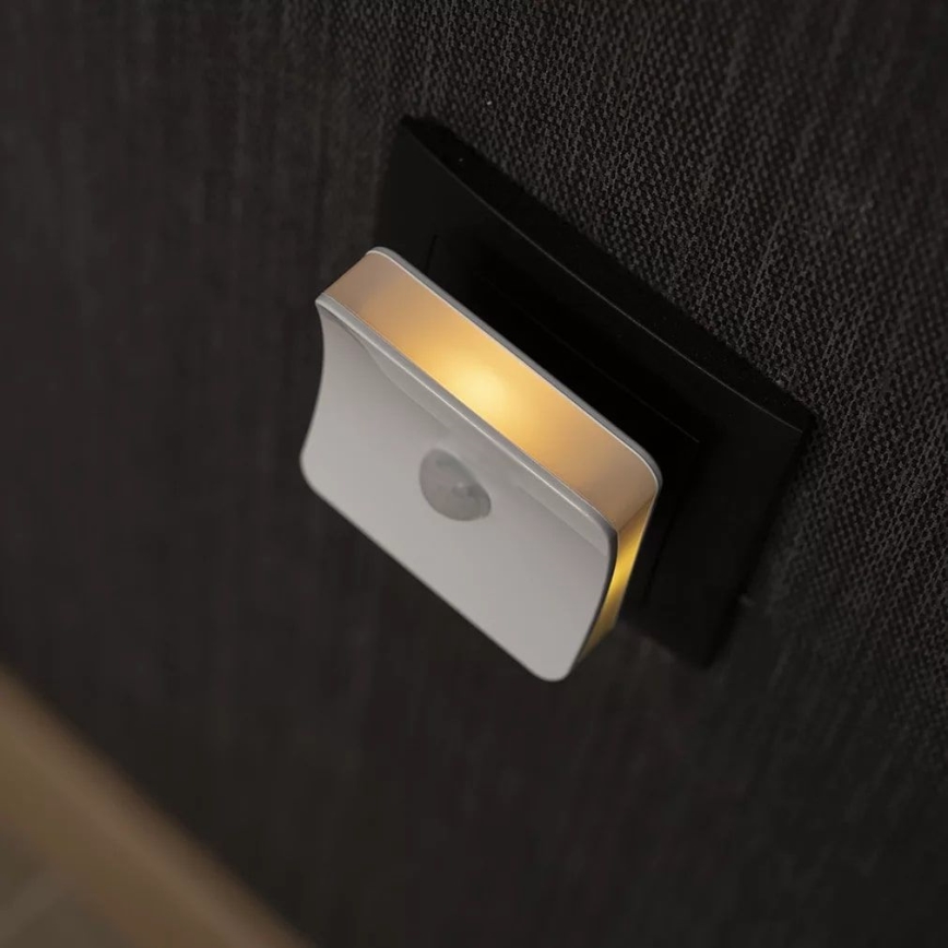 Osram - LED RGB orienteringslampe til stikkontakt med sensor LUNETTA LED/0,3W/230V