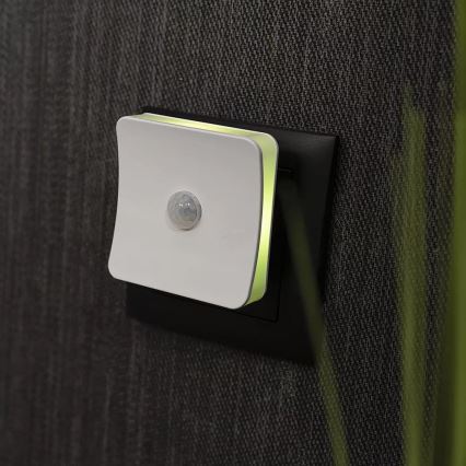 Osram - LED RGB orienteringslampe til stikkontakt med sensor LUNETTA LED/0,3W/230V