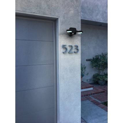 Osram - Udendørs vægmonteret LED-projektør med sensor BATTERY 2xLED/5W/4xD IP54