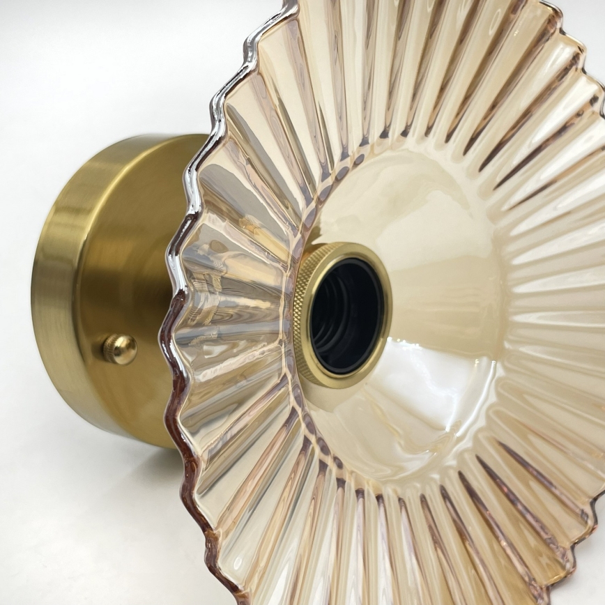 Overflademonteret loftlampe TRISH 1xE27/15W/230V guldfarvet/røget beige