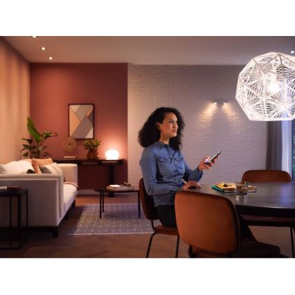 Philips Hue White Ambiance startpakke 3x E27/11W 2200-6500K + Hue Bridge og Dimmer Switch