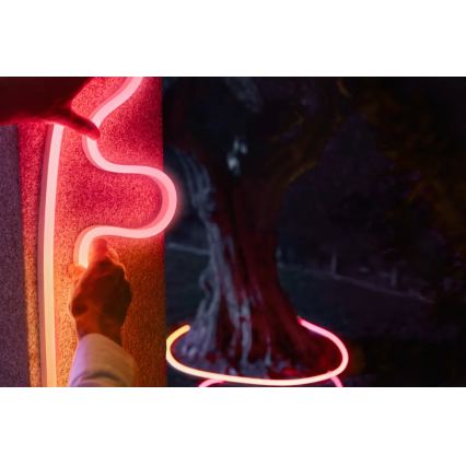 Philips - LED RGBW, dæmpbar udendørs LED-strimmel Hue NEON 5 m LED/30W/230V 2200–6500K IP67 + bevægelsessensor