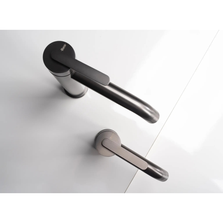 REA-B5511 - Vaskebatteri ONTARIO 30 cm titan