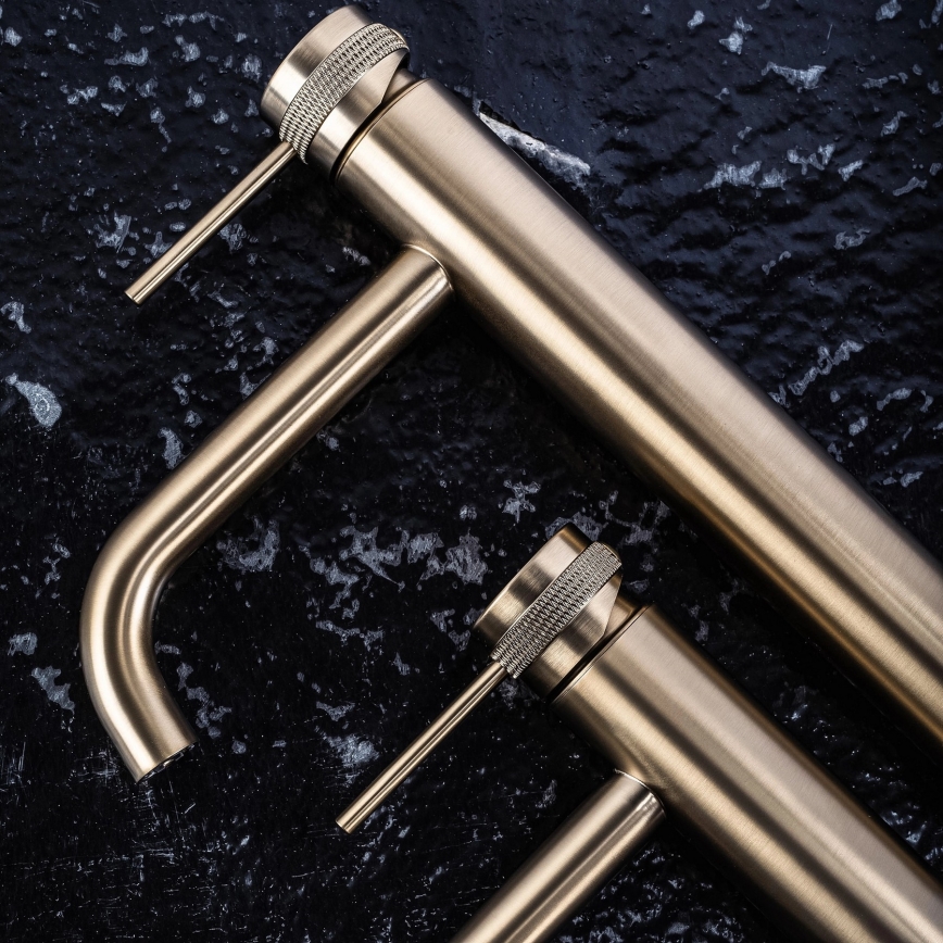 REA-B6950 - Håndvaskarmatur LUNGO 16,5 cm børstet guld