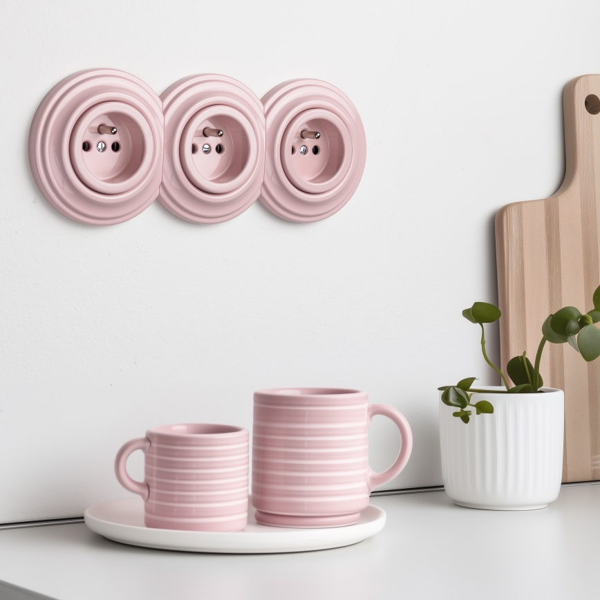 Reblig - Triple retro stikkontakt til husstanden med ramme 230V gammelrosa