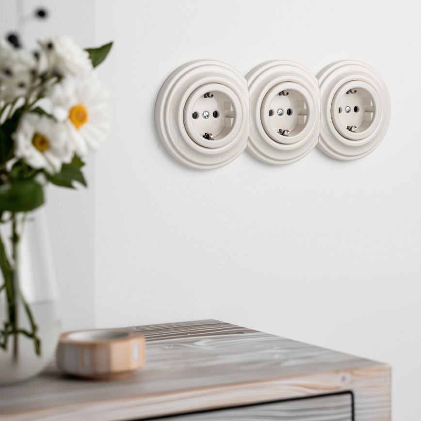 Reblig - Trippel retro stikkontakt til indendørs brug med ramme SCHUKO 230V beige