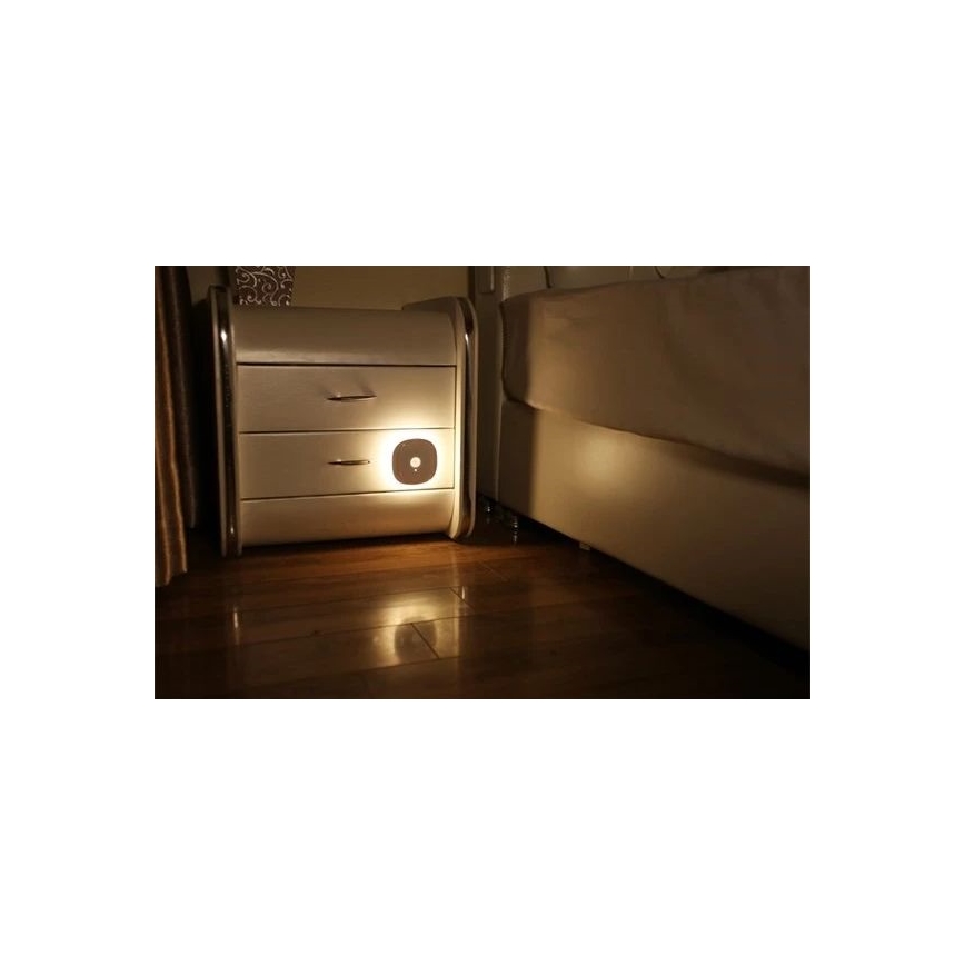 LED natlampe med sensor LED/0,45W/3xAAA 3000K hvid