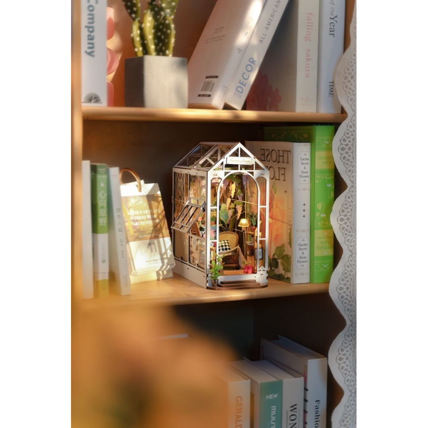 RoboTime - LED Bogstøtte havehus 3D puzzle 2xAAA