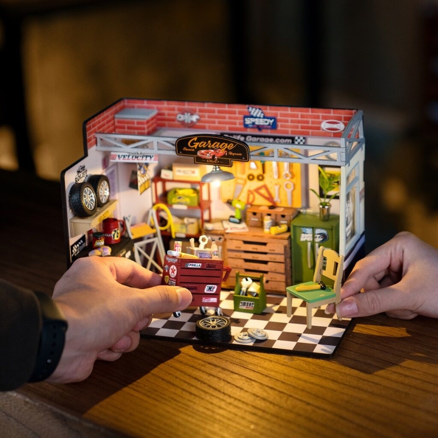 RoboTime - Miniaturehus Garage 2xAAA