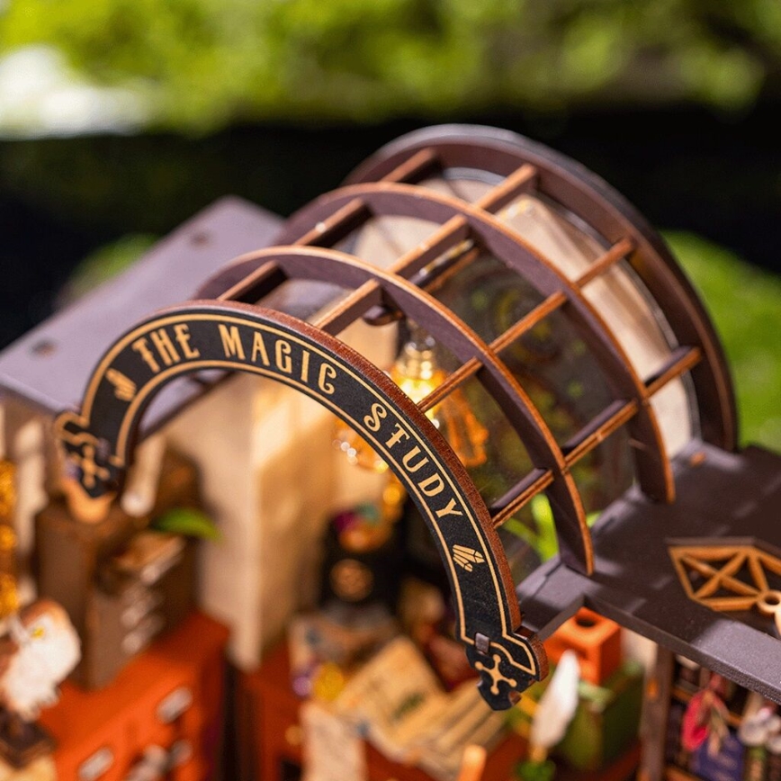 RoboTime - Miniaturehus Troldmands Kontor 2xAAA