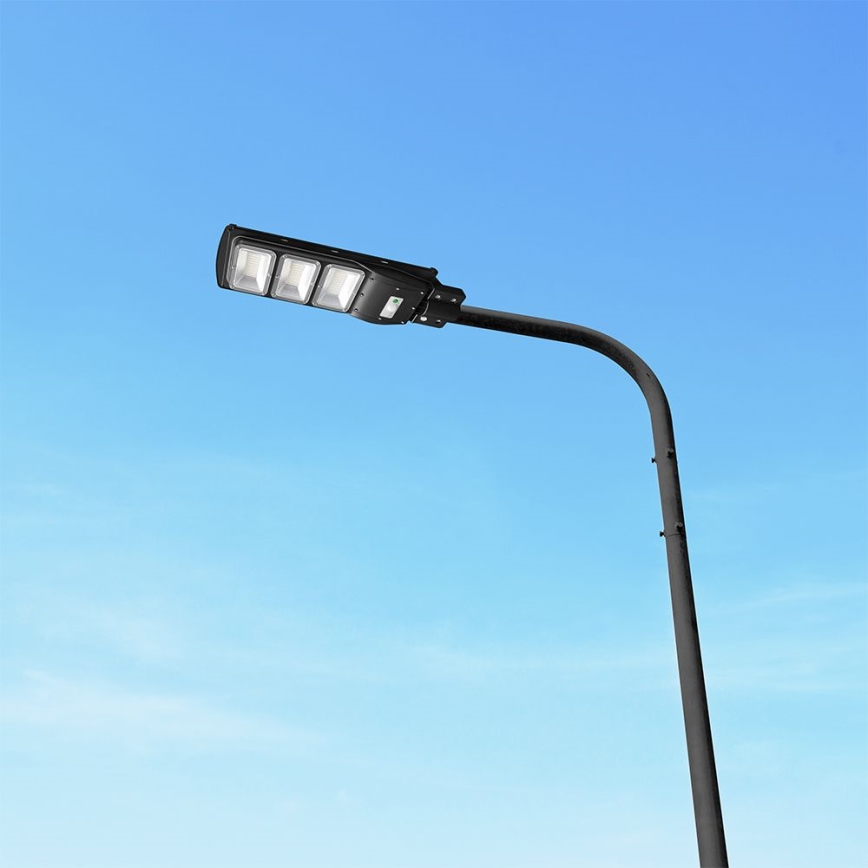 Soldrevet LED gadelampe m. bevægelses- og skumringssensor dæmpbar LED/12W/3,2V 6000K IP65 10000 mAh sort + fjernbetjening