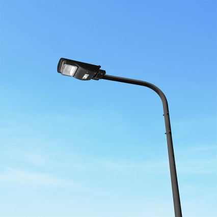 Soldrevet LED gadelampe m. bevægelses- og skumringssensor dæmpbar LED/6W/3,2V 6000K IP65 5000 mAh sort + fjernbetjening