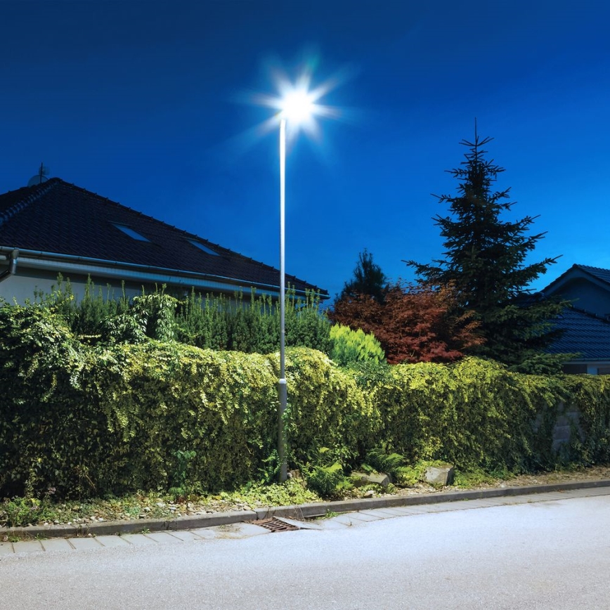 Soldrevet LED gadelampe m. sensor dæmpbar KERS LED/300W/3,2V 6500K 8000 mAh IP65 grå + fjernbetjening