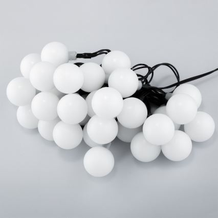Soldrevet LED lyskæde m. RGB-farver PARTY 30xLED/1,2V 400 mAh 3,9 m IP44