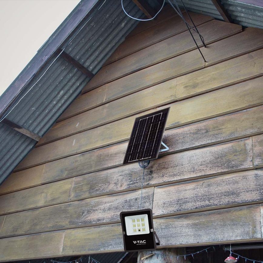 Soldrevet LED projektør LED/6W/3,2V 4000K IP65 5000 mAh + fjernbetjening