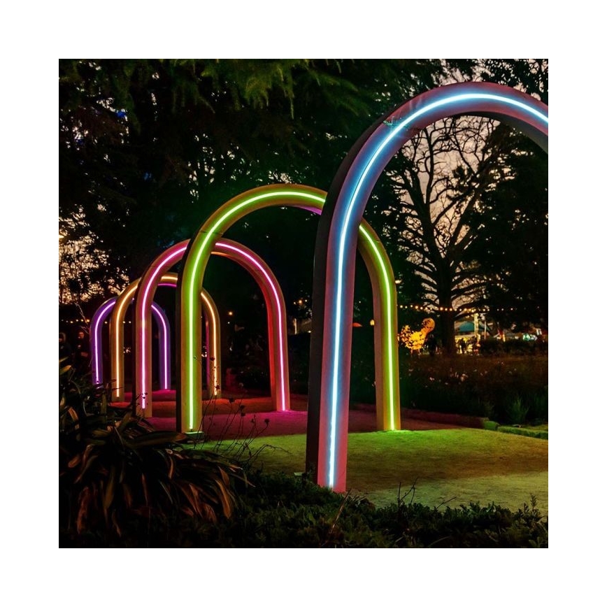 Soldrevet LED strip m. RGB-farver dæmpbar LED/1,2W/3,7V IP67 5 m + fjernbetjening