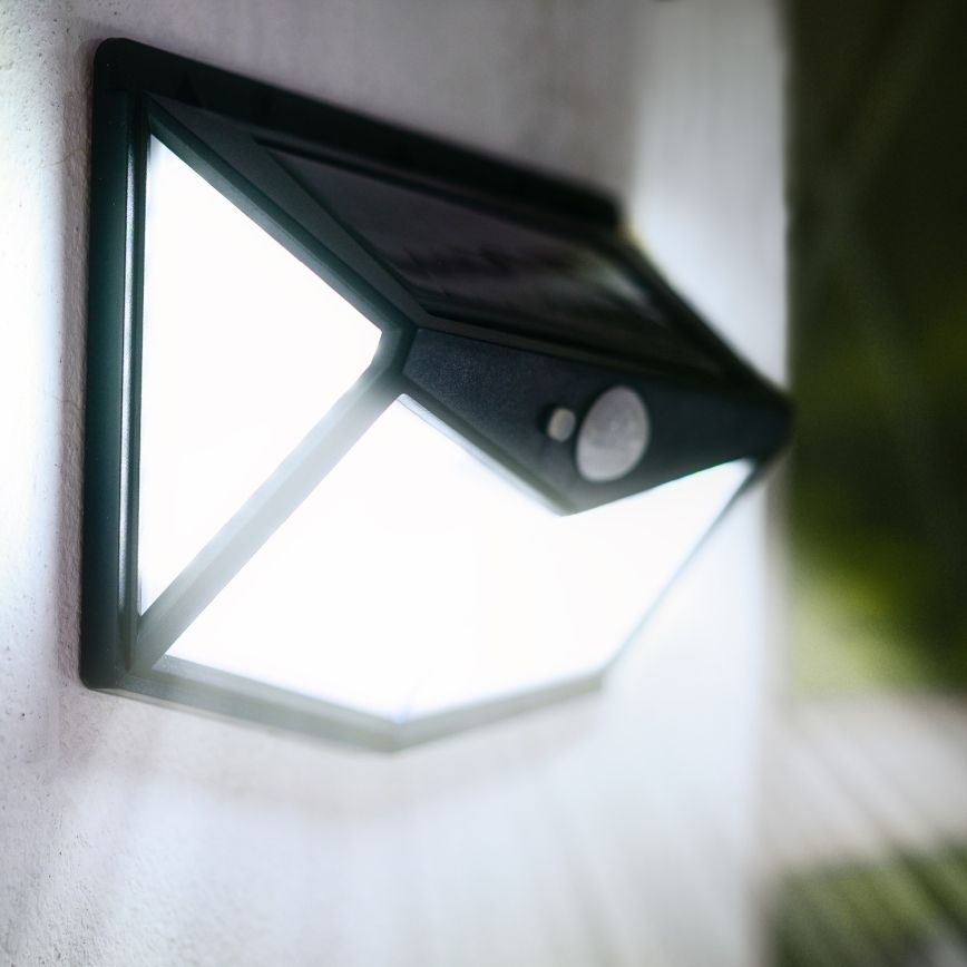 Soldrevet LED væglampe med sensor LED/1W/3,7V 6500K IP44