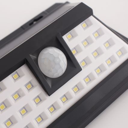 Soldrevet LED væglampe med sensor LED/5W/3,7V 1800 mAh IP65