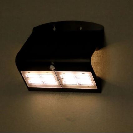 Soldrevet LED væglampe med sensor LED/7W/3,7V 4000K IP65 sort