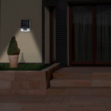 Soldrevet LED væglampe med bevægelses- og skumringssensor TRANSFORMER LED/7W/3,7V IP65 + fjernbetjening