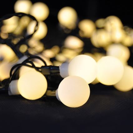 Dæmpbar RGB-LED udendørs lyskæde, 100 LED / 8 funktioner, 15 m, IP44 + fjernbetjening