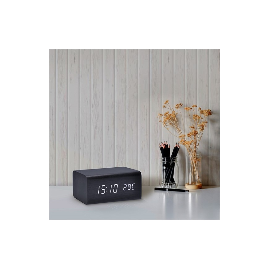Ur med en alarm-LED / 5V / 3xAAA 3000mA
