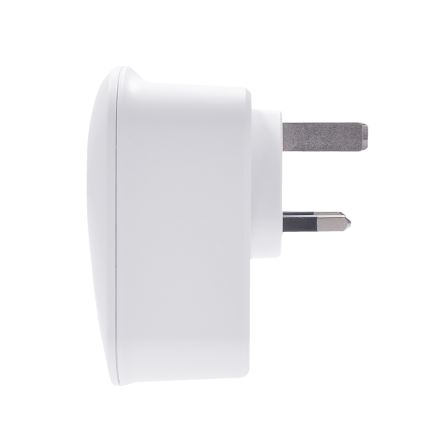 Rejseadapter til UK 230V 2x USB-A + 1x USB-C