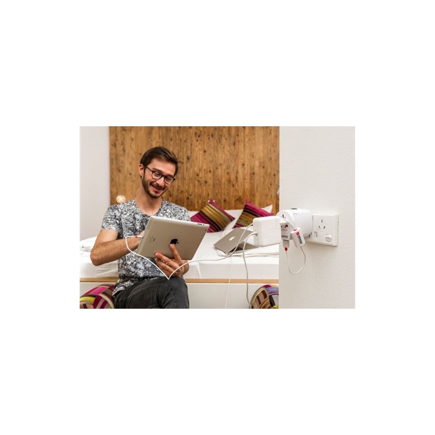Universel rejseadapter til hele verden 230V + USB-port