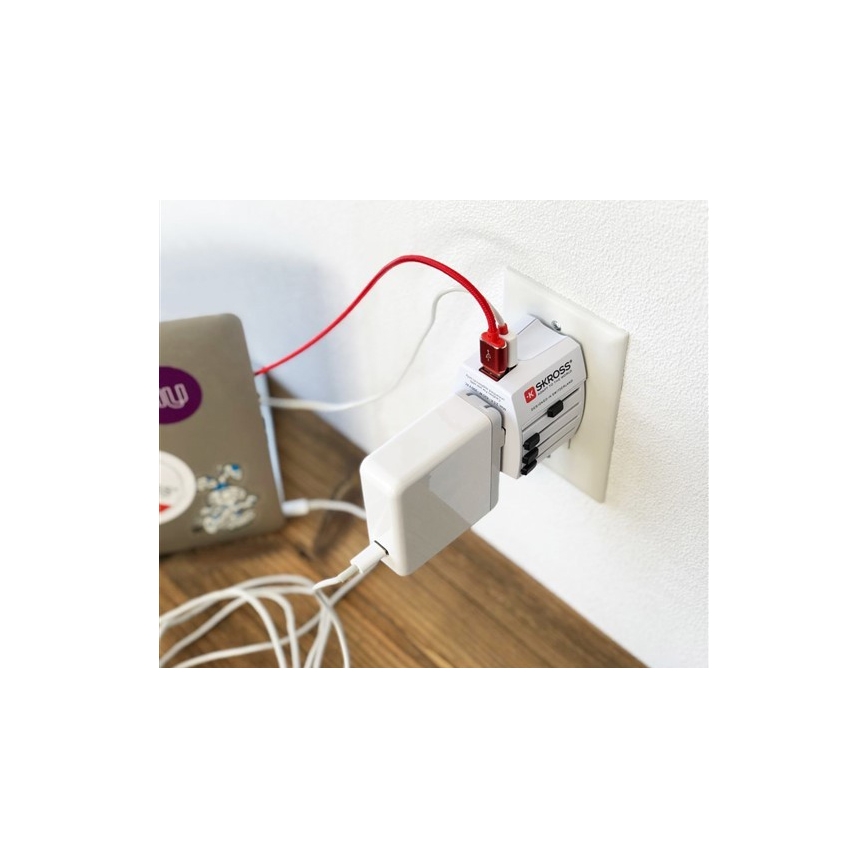 International rejseadapter 230V + 2x USB-porte