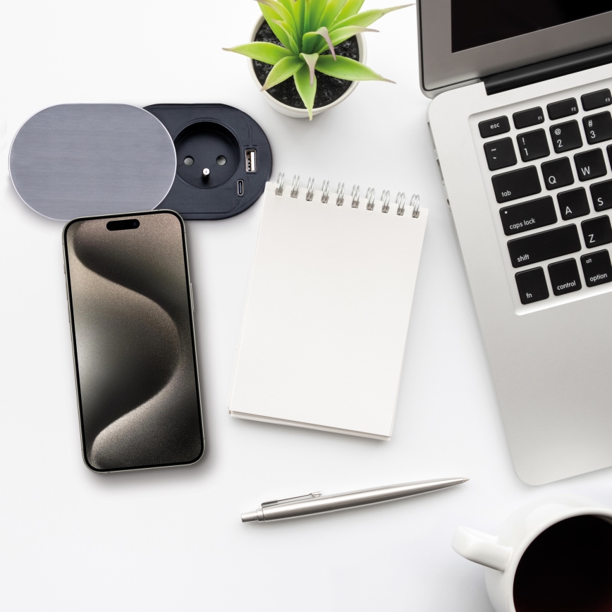 Indbygget socket 1Z + USB A+C