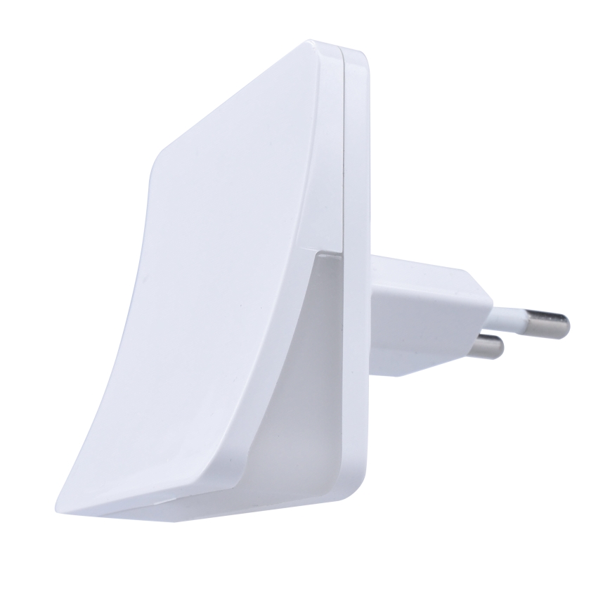 LED natlampe med skumringssensor til en stikkontakt LED/0,5W/230V 3000K