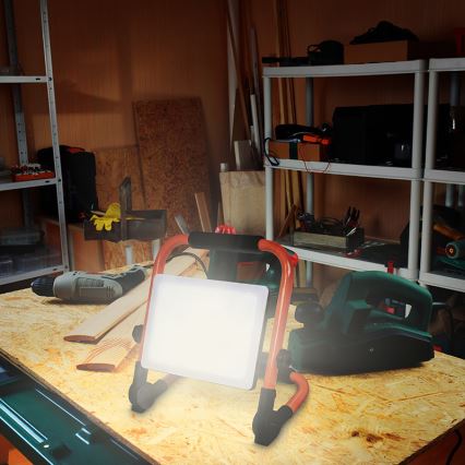 LED-reflektor med stativ LED/100W/230V 4000K IP65