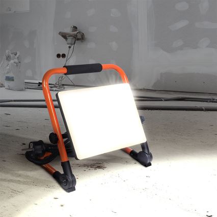 LED-reflektor med stativ LED/50W/230V 4000K IP65