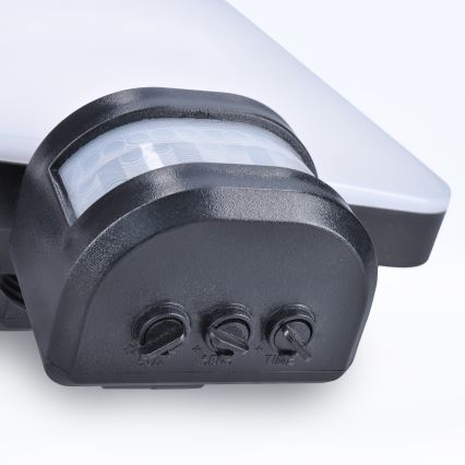 LED Soldrevet projektør med bevægelsessensor LED/11W/3,7V 4400mAh 3000K/4000K/6500K IP54