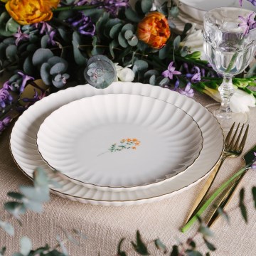 Spisesæt, 27 dele – hvidt porcelæn med gulddetaljer