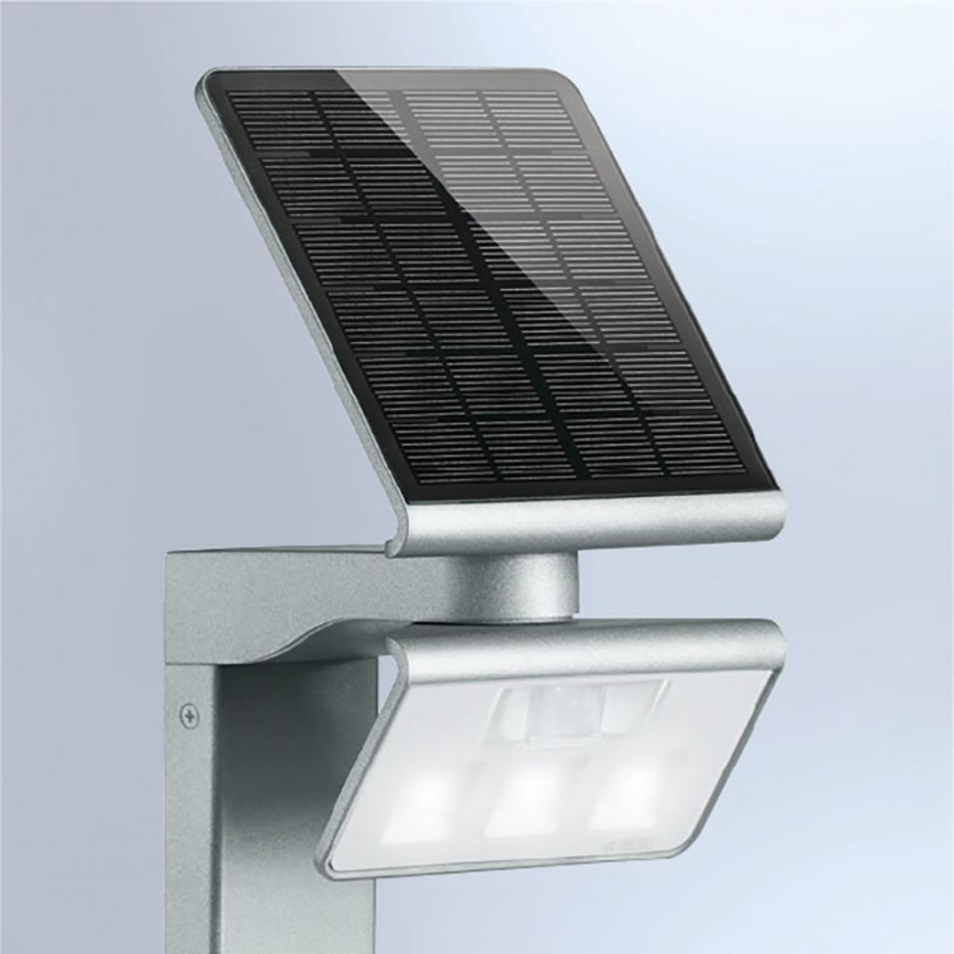 STEINEL 671211 - Soldrevet sensor LED projektør XSolar GL-S 0,5W/LED sølvfarvet IP44 2500 mAh