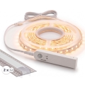 SÆT 1x LED-strip med bevægelsessensor FLEX LED/3,6W/4xAA 2 m + 2x indbygningsprofil 1 m sølv/hvid