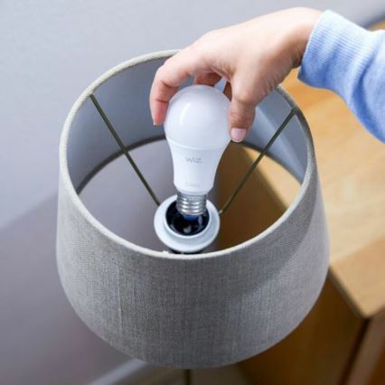 SÆT 2x LED dæmpbar pære A60 E27/9W/230V 2700K Wi-Fi + fjernbetjening - WiZ