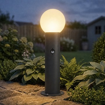 Udendørslampe med bevægelses- og skumringssensor STONO 1xE27/15W/230V 50 cm IP65 antracit
