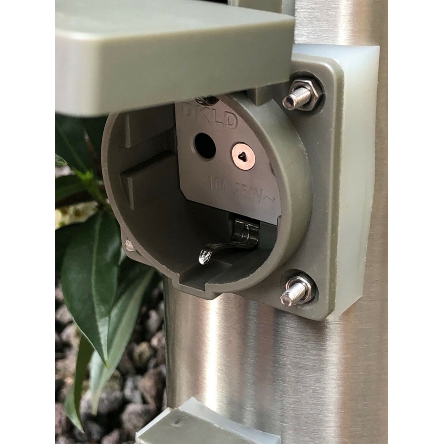 Udvendig stikkontaktsøjle SYDNEY 4Z SCHUKO 230V IP44