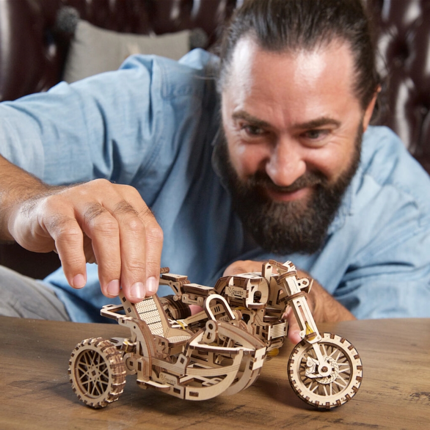 Ugears - 3D 3D-puslespil i træ Scrambler motorcycle med vogn