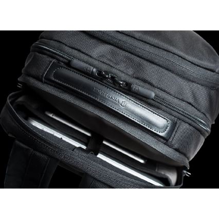 Victorinox - Altmont Professional Deluxe rygsæk til bærbar computer 24 l, sort