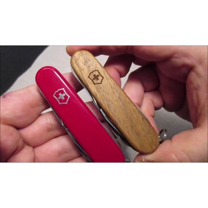 Victorinox - Multifunktionel lommekniv 9,1 cm/14 funktioner rød